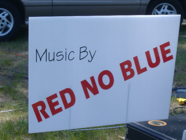 The band Red No Blue was the entertainment at the postrace picnic last Saturday.